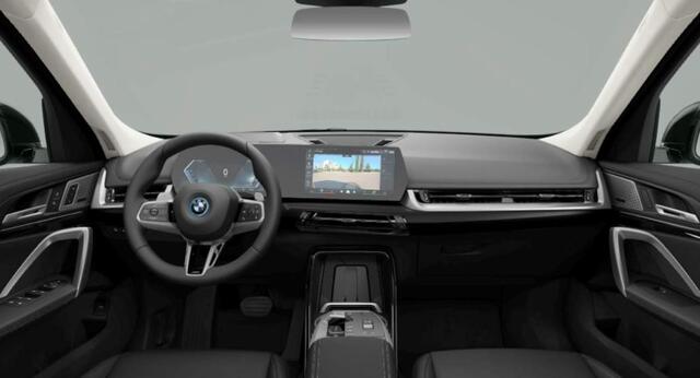 BMW X1 xDrive25e xLine - Panoramadak - Harman Kardon - Head-up - Parking Assistant Plus - Driving Assistant Plus - Actieve stoelen - 20 inch - Comfort Access