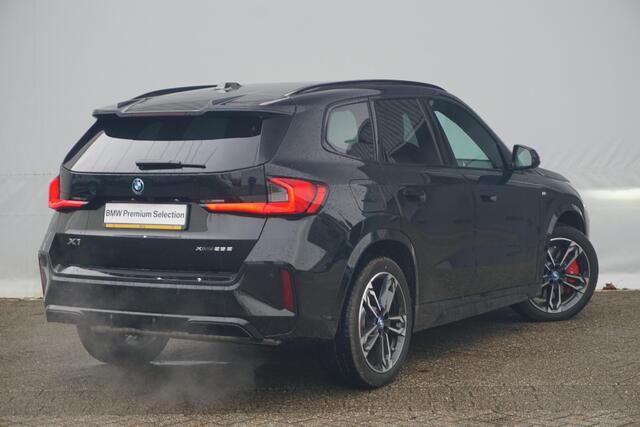 BMW X1 xDrive25e M Sport Pro / Trekhaak / Stoel- en Stuurverwarming