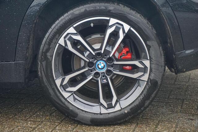 BMW X1 xDrive25e M Sport Pro / Trekhaak / Stoel- en Stuurverwarming