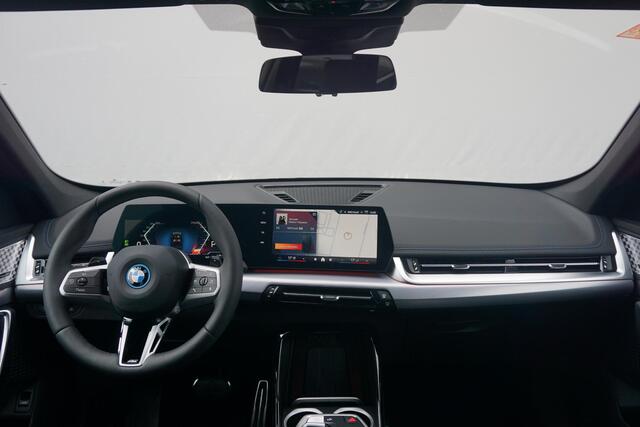 BMW X1 xDrive25e M Sport Pro / Trekhaak / Stoel- en Stuurverwarming