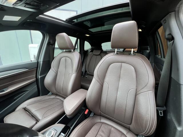 BMW X1 sDrive18i High Executive - xLine | Leder | Panorama | Sportstoel | Navigatie/ map