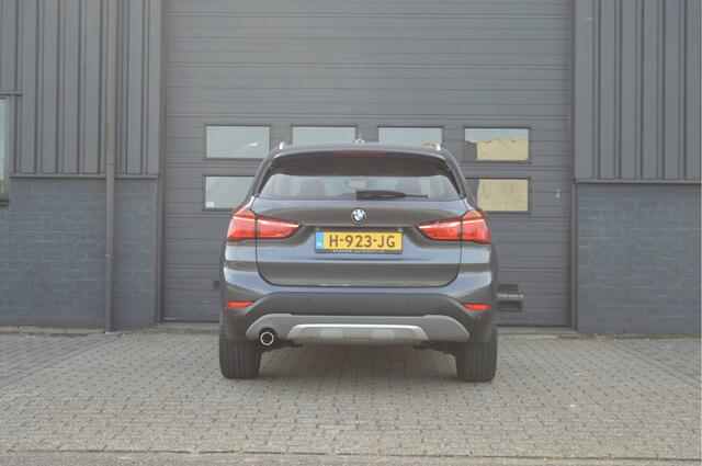 BMW X1 sDrive18i | LED | KEYLESS | LEDER | NAV |