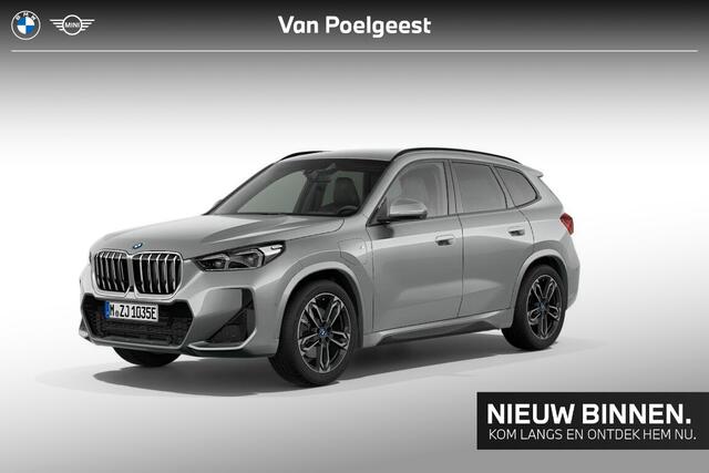 BMW X1 xDrive30e M-Pakket / Comfort Access / Driving Assistant Plus / 19" / Getinte Ramen / Parking Assistant Prof / Stuurwielrand verwarming / Harman Kardon Audio / Head Up Display