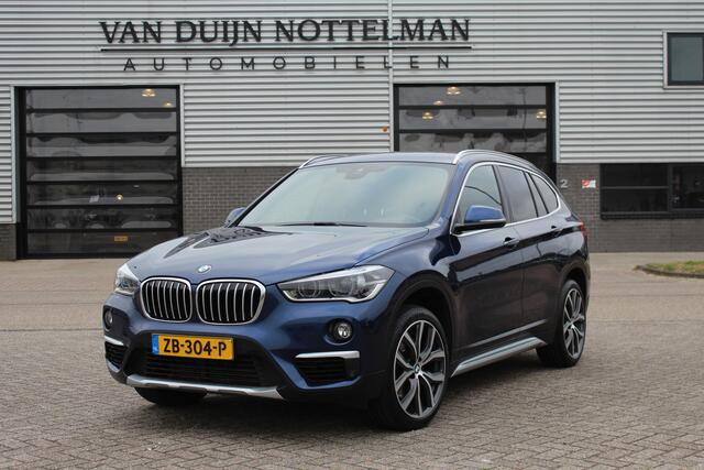 BMW X1 xDrive20i High Executive / HUD / Leer / Camera / N.A.P.