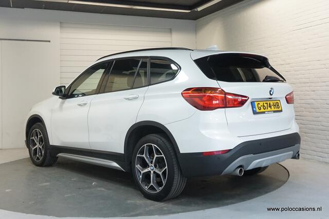 BMW X1 sDrive20i High Exec Automaat | Sportstoel | Head Up | 2.0