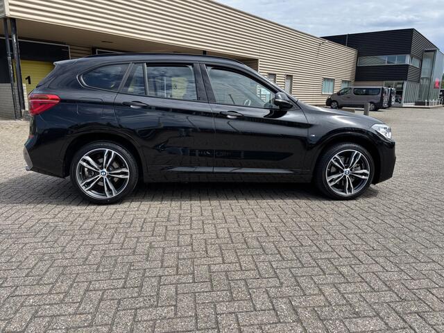 BMW X1 sDrive20i High Executive aut.M-Sport [ panodak,fm navi,camera,leer,19``lmv,hud ]