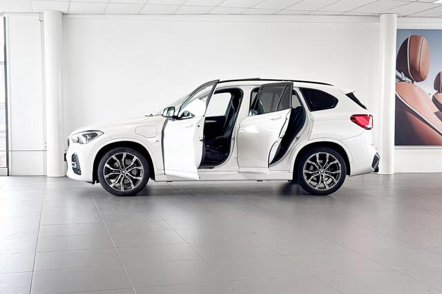BMW X1 xDrive25e High Executive | M Sport | Harman Kardon | Stoelverwarming | Trekhaak |