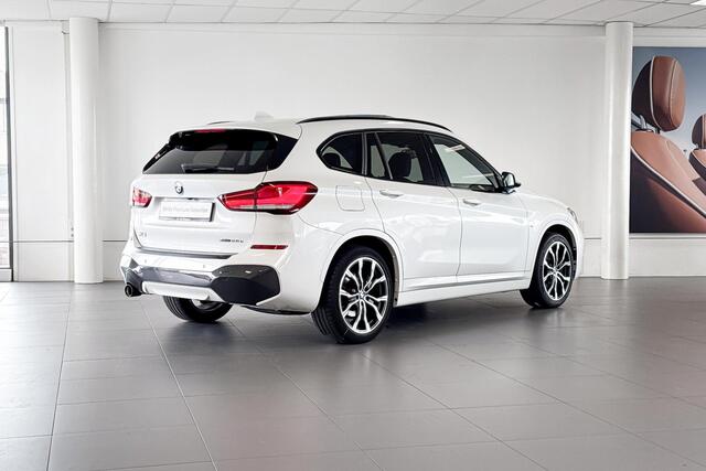BMW X1 xDrive25e High Executive | M Sport | Harman Kardon | Stoelverwarming | Trekhaak |