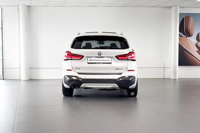 BMW X1 xDrive25e High Executive | M Sport | Harman Kardon | Stoelverwarming | Trekhaak |