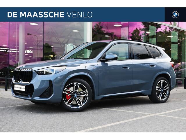 BMW X1 xDrive30e M Sport Automaat / Sportstoelen / M Adaptief onderstel / Massagefunctie / Comfort Access / Adaptieve LED / Head-Up / Harman-Kardon / Live Cockpit Professional