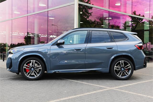 BMW X1 xDrive30e M Sport Automaat / Sportstoelen / M Adaptief onderstel / Massagefunctie / Comfort Access / Adaptieve LED / Head-Up / Harman-Kardon / Live Cockpit Professional