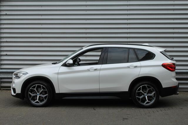BMW X1 sDrive18i 136pk Centennial Executive AUTOMAAT NL-Auto NAP Clima Cruise Navi PDC 17"LMV Afn. Trekaak 1700kg