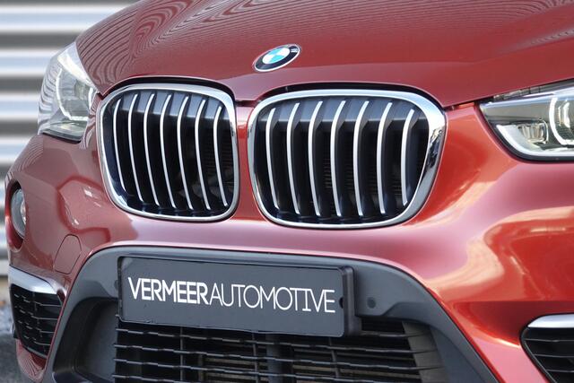 BMW X1 sDrive20i High Executive | X-Line | Memory | Navi Professional | Trekhaak | Nieuwstaat ! |