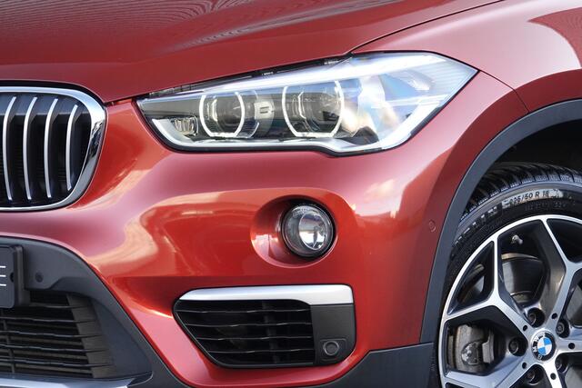 BMW X1 sDrive20i High Executive | X-Line | Memory | Navi Professional | Trekhaak | Nieuwstaat ! |
