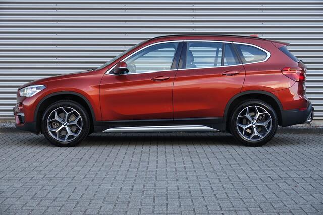 BMW X1 sDrive20i High Executive | X-Line | Memory | Navi Professional | Trekhaak | Nieuwstaat ! |