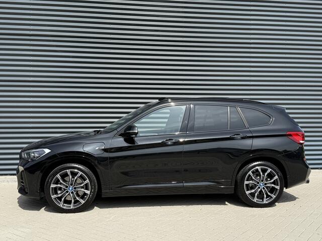BMW X1 xDrive25e M-Sport Pano/Trekhaak/Camera/Apple