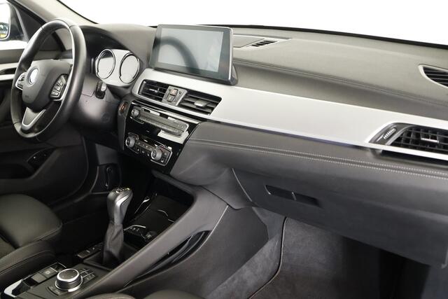 BMW X1 xDrive25e Sport Line / Opendak / Navi / CarPlay / HUD / LED