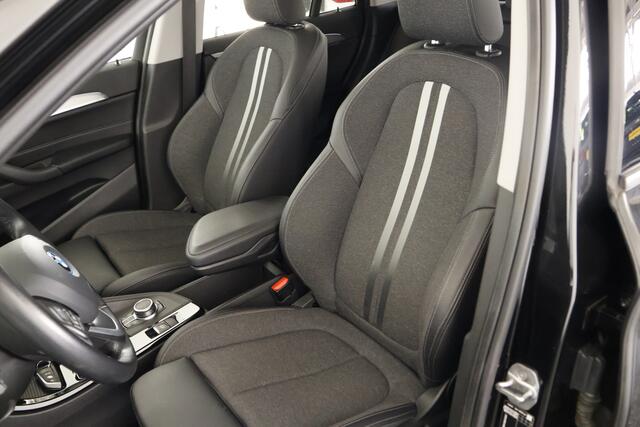 BMW X1 xDrive25e Sport Line / Opendak / Navi / CarPlay / HUD / LED