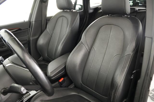 BMW X1 sDrive20i Centennial High Executive / Opendak / HUD / Pilot assist / HarmanKardon