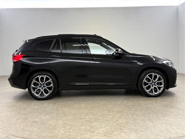 BMW X1 xDrive25e M-Sport 163PK Pano Lazer LED Sfeer Trekhaak Carplay Head-up Camera Virtual Clima Cruise Navi PDC 19''LMV