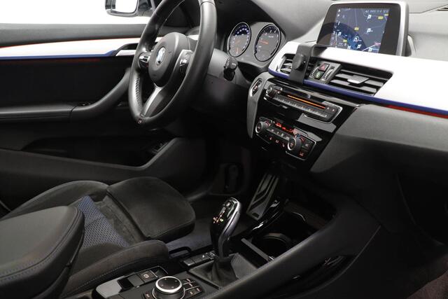 BMW X1 sDrive20i M-Sport High Executive | PARKING- PACK | PANORAMADAK | CAMERA