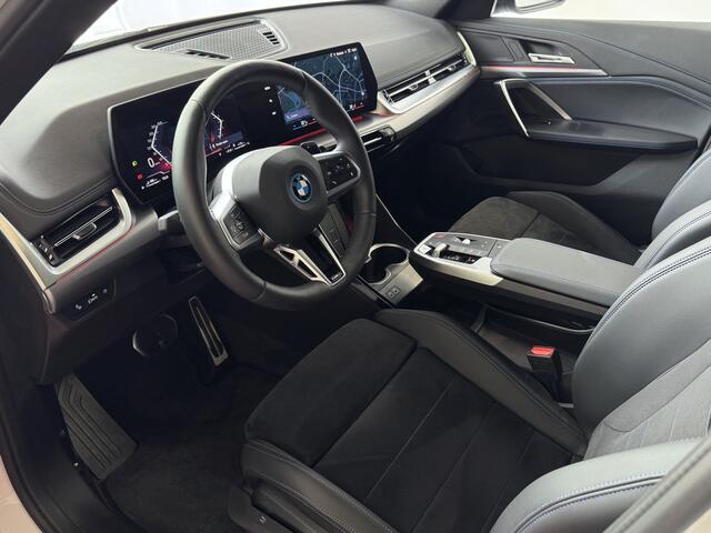 BMW X1 XDRIVE 25E M-SPORT LED ELEK.KLEP NAVI STOELVERW M-SHADOW LINE CARPLAY/ANDROID ZWARTE.HEMEL 12/2024 PHEV PLUG IN HYBRID AWD 4X4 4WD