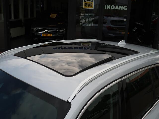 BMW X1 sDrive20i High Executive | Afn. Trekhaak | Panoramadak | Head-up Display |
