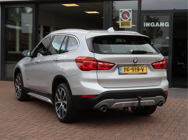 BMW X1 sDrive20i High Executive | Afn. Trekhaak | Panoramadak | Head-up Display |