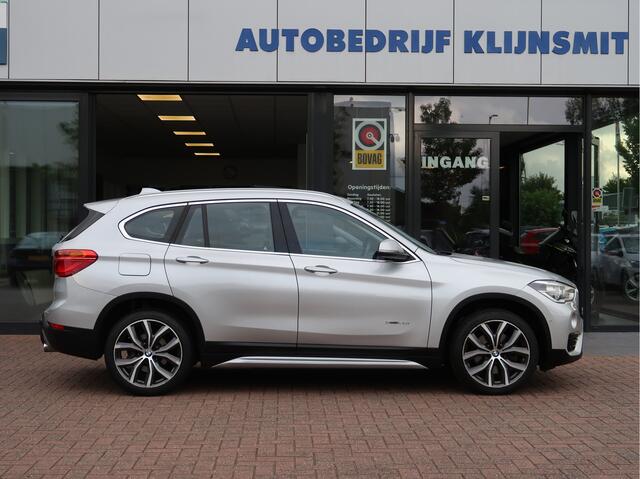 BMW X1 sDrive20i High Executive | Afn. Trekhaak | Panoramadak | Head-up Display |
