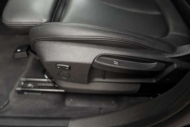 BMW X1 xDrive25e M-Sport | Sportleder | Trekhaak | Stoel+Stuurverwarming | Privacy Glas | Navi