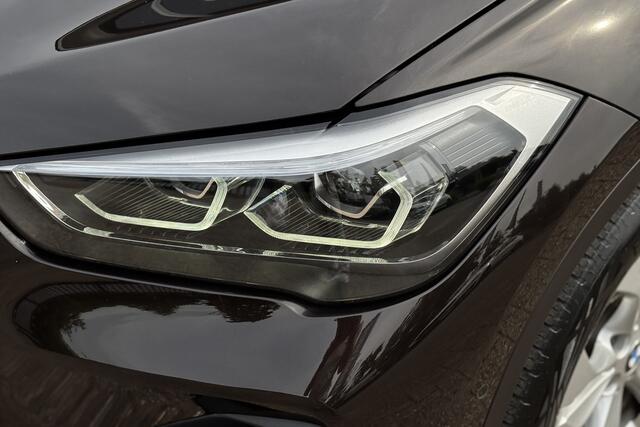 BMW X1 xDrive25e | Achteruitrijcamera | Adap. Cruise | Privacy Glas | Apple Carplay | 27.000 KM