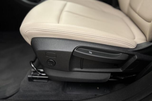 BMW X1 xDrive25e | Achteruitrijcamera | Adap. Cruise | Privacy Glas | Apple Carplay | 27.000 KM