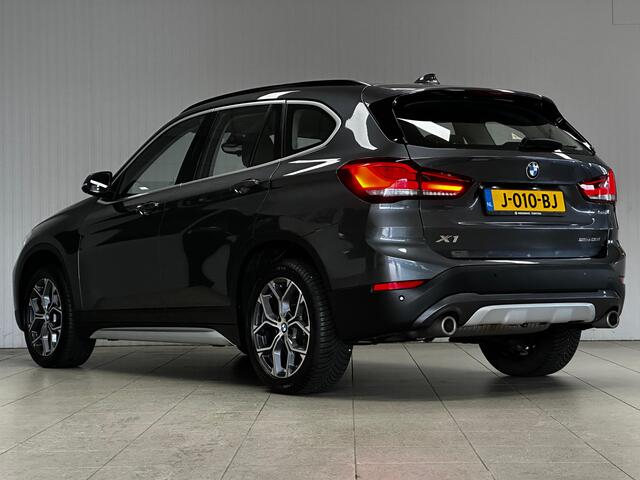 BMW X1 sDrive20i VDL Nedcar Edition/ Trekhaak/ 18'' LMV/ Camera/ 192!/ DAB+/ HUD/ LED Koplampen/ Vol Leder/ Stoelverw./ Elek. Kofferklep/ Lane-Assist./ PDC V+A/ Navi/ Bluetooth/ Multi. LEDER. Stuur/ Grootlicht Assist.
