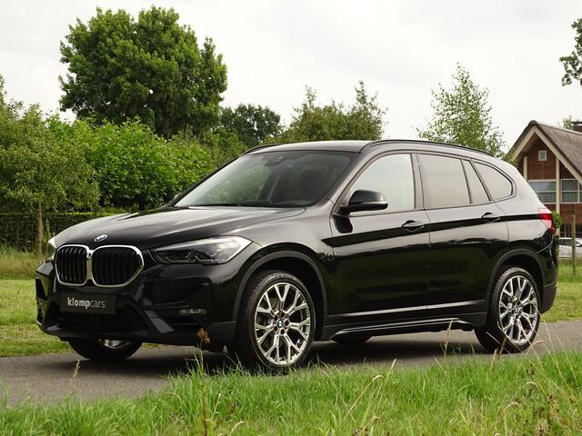 BMW X1 xDrive25i Sportline | 1eEig | HUD | Nav-Pro | Stoelverw | 4x4| Leer | Ambiance |