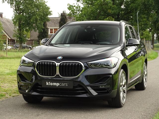 BMW X1 xDrive25i Sportline | 1eEig | HUD | Nav-Pro | Stoelverw | 4x4| Leer | Ambiance |
