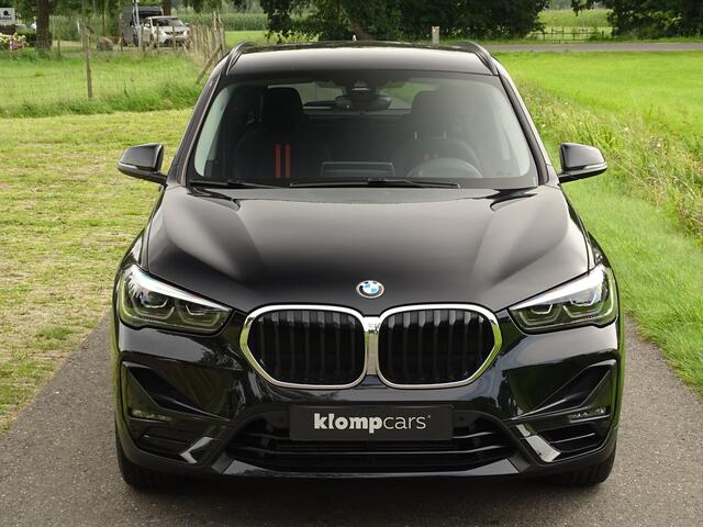 BMW X1 xDrive25i Sportline | 1eEig | HUD | Nav-Pro | Stoelverw | 4x4| Leer | Ambiance |