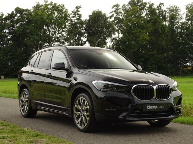 BMW X1 xDrive25i Sportline | 1eEig | HUD | Nav-Pro | Stoelverw | 4x4| Leer | Ambiance |
