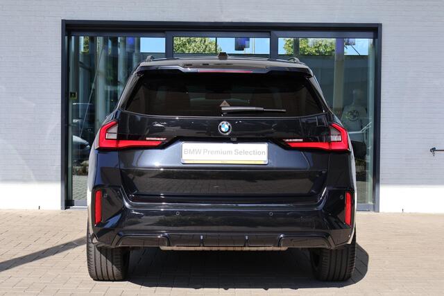 BMW X1 xDrive23i | M Sportpakket | Harman Kardon | Elektrisch Glazen Panorama-dak
