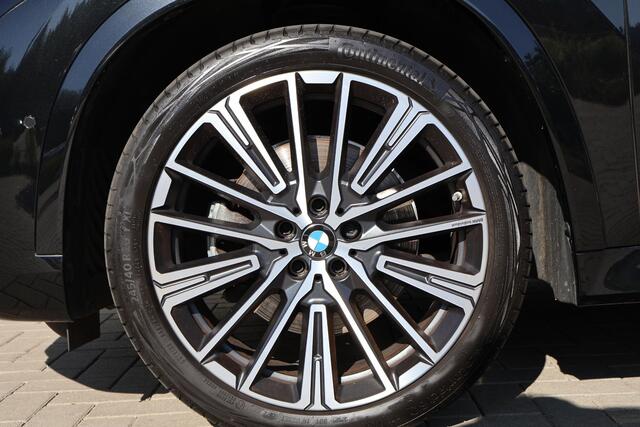 BMW X1 xDrive23i | M Sportpakket | Harman Kardon | Elektrisch Glazen Panorama-dak