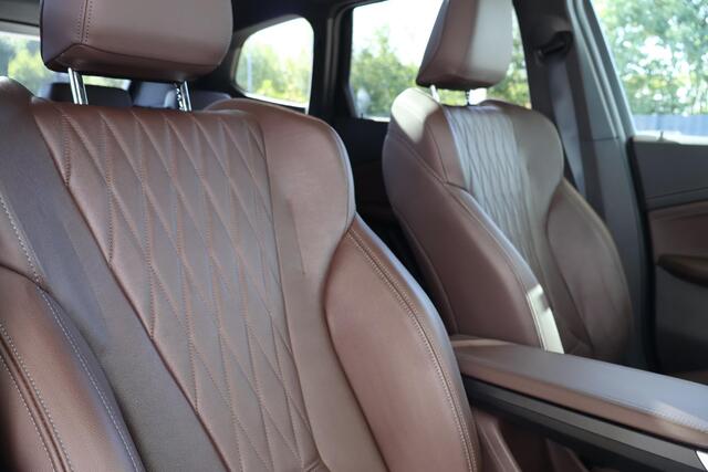BMW X1 xDrive23i | M Sportpakket | Harman Kardon | Elektrisch Glazen Panorama-dak