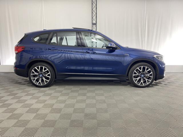 BMW X1 xDrive25e Business Edition Plus | Pano dak | Apple carplay | Head up | Leer | Navi