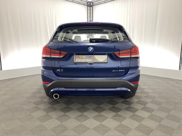 BMW X1 xDrive25e Business Edition Plus | Pano dak | Apple carplay | Head up | Leer | Navi