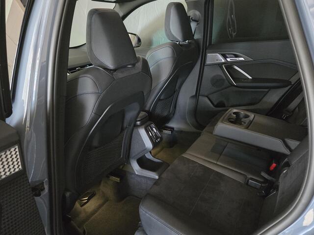 BMW X1 X1 xDrive23i M SPORT | PANORAMADAK | DRIVING PROFF. | HARMAN KARDON | MEMORY SEATS | LEDER |
