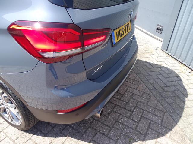 BMW X1 xDrive25e eDrive Edition AUTOMAAT | ACHTERUITRIJ CAMERA | SPORTINTERIEUR | NAVIGATIE | HEAD UP DISPLAY | MULTIMEDIA | F1-FLIPPERS | PARKEERSENSOREN | LM-VELGEN | LED KOPLAMPEN
