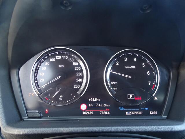 BMW X1 xDrive25e eDrive Edition AUTOMAAT | ACHTERUITRIJ CAMERA | SPORTINTERIEUR | NAVIGATIE | HEAD UP DISPLAY | MULTIMEDIA | F1-FLIPPERS | PARKEERSENSOREN | LM-VELGEN | LED KOPLAMPEN