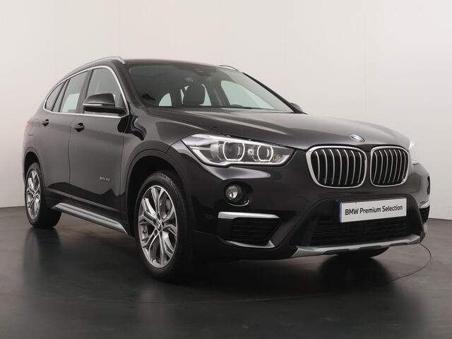 BMW X1 sDrive20i Centennial High Executive | Leder | Trekhaak | Head-Up | Comfortacces | Glazendak |