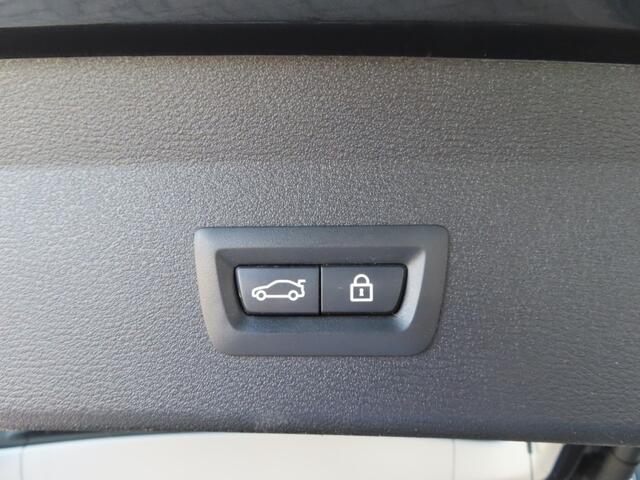 BMW X1 SDRIVE20I Centennial High Exe Leder Pano Trekhaak