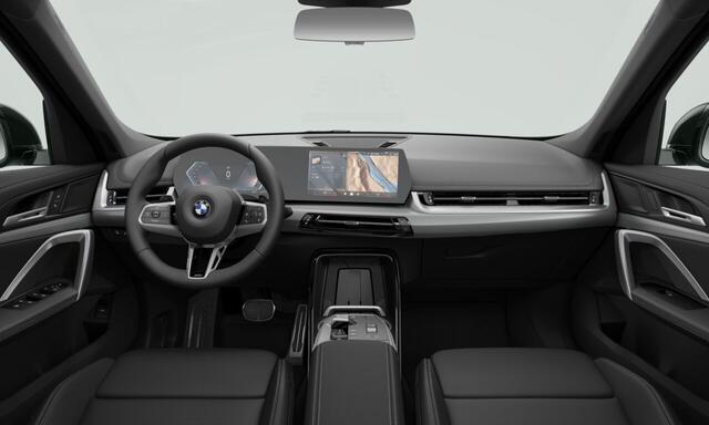 BMW X1 sDrive20i | 19 Inch | M-Sportpakket Pro | Premium pack | Travel Pack