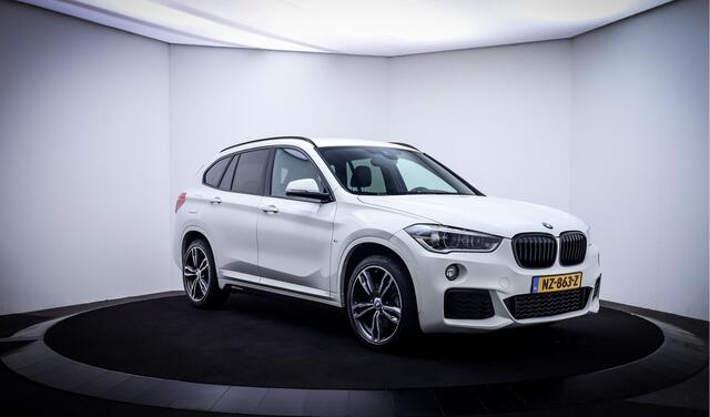 BMW X1 20iA M-SPORT High Executive FULL LED | CAMERA | HEAD UP | NAVI | STOELVERW | LEDER | ELEK KLEP | LMV 19''