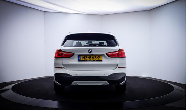 BMW X1 20iA M-SPORT High Executive FULL LED | CAMERA | HEAD UP | NAVI | STOELVERW | LEDER | ELEK KLEP | LMV 19''